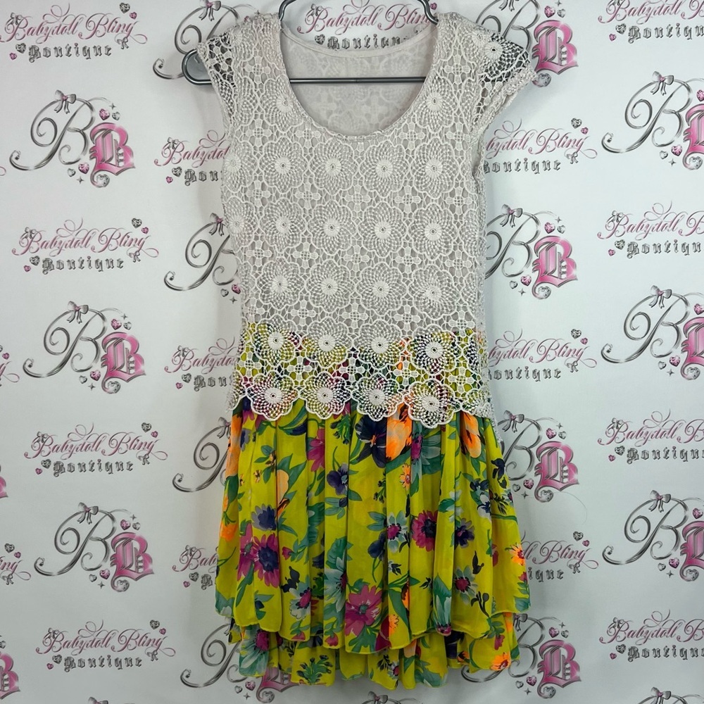 Dress crochet knit style plated flowers Floral Lace Dress with Yellow Skirt